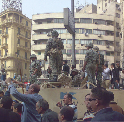 408x400Army_Truck_and_Soldiers_in_Tahrir_Square_Cairo201102.jpg